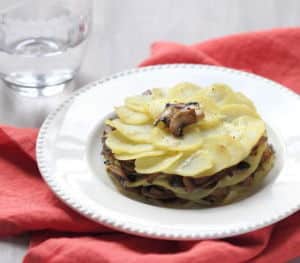 mille-feuille-champignon - Mille-feuille de pommes de terre, champignons persillés et cantal