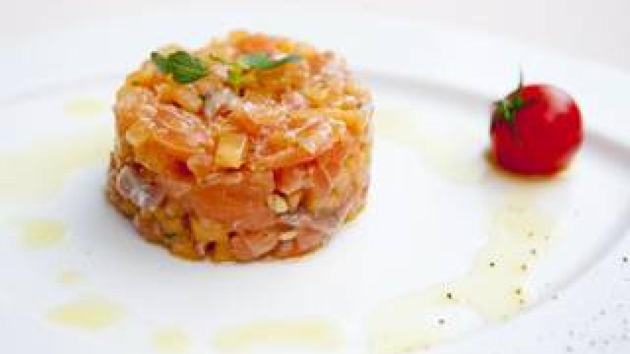 Tartare De Saumon Au Melon La Delicieuse Recette