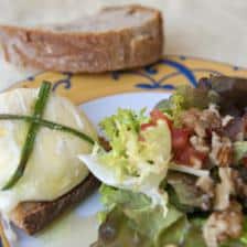1362648407saladechevrechaud