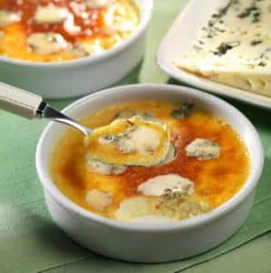 1380549330CremebruleeauRoquefort - Crème brûlée au roquefort, fromage et dessert à la fois