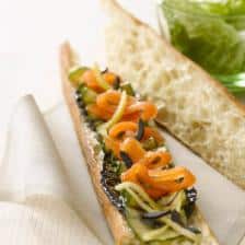 Tartine de saumon fume aux legumes