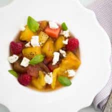Salade de tomate aux fruits