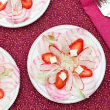 Salade de fraises, radis et betterave
