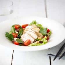 salade volaille fruits secs tomate