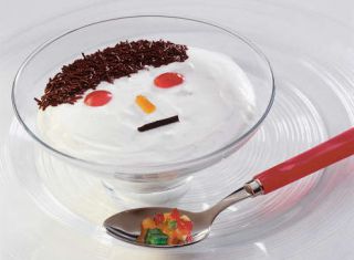 bonhomme-hiver-petit-suisse-fruits-confits - Bonhomme de neige aux fruits confits, un dessert rigolo