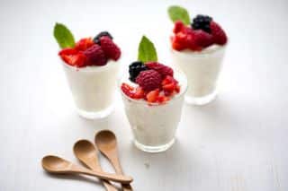 mousse-fromage-blanc-fruits-rouges - Mousse de fromage blanc aux fruits rouges et amandes