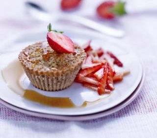 Fraises-du-Périgord-IGP-et-gâteau-aux-noix