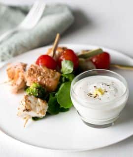 Brochette poisson sauce yaourt gingembre