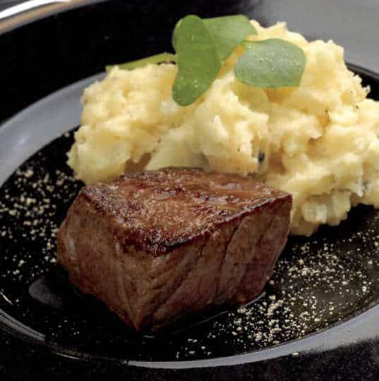 pavé de boeuf et purée à la truffe