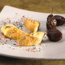 Foie gras confit, prunes au vinaigre