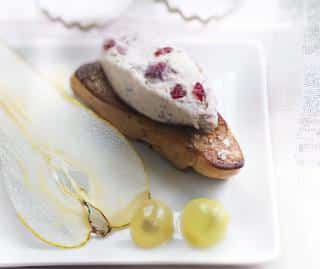 Foie gras rôti, poire et raisins, Tartare