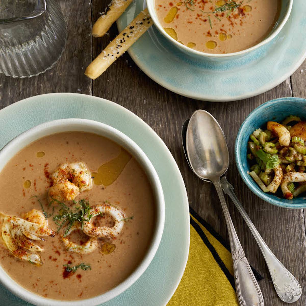 Soupe de rouget aux crevettes et encornets