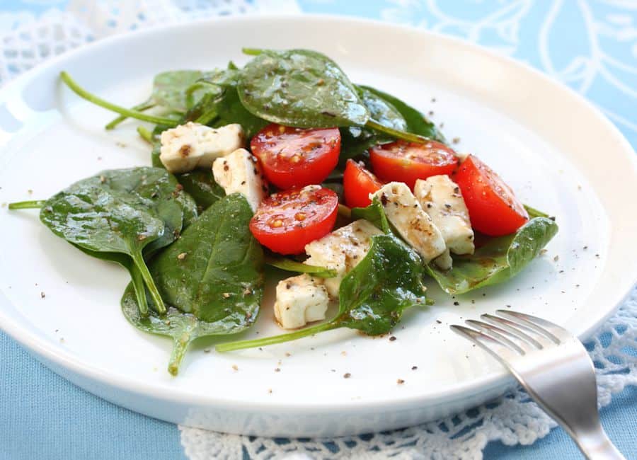 Salade epinards tomates cerises et chevre