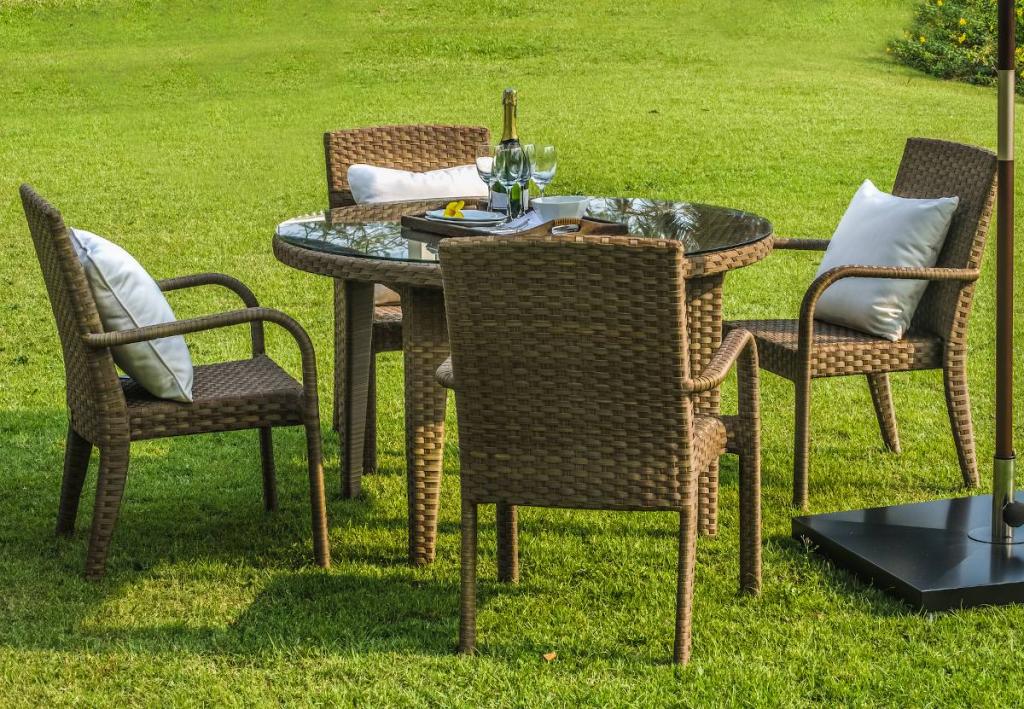 entretien mobilier jardin en rotin