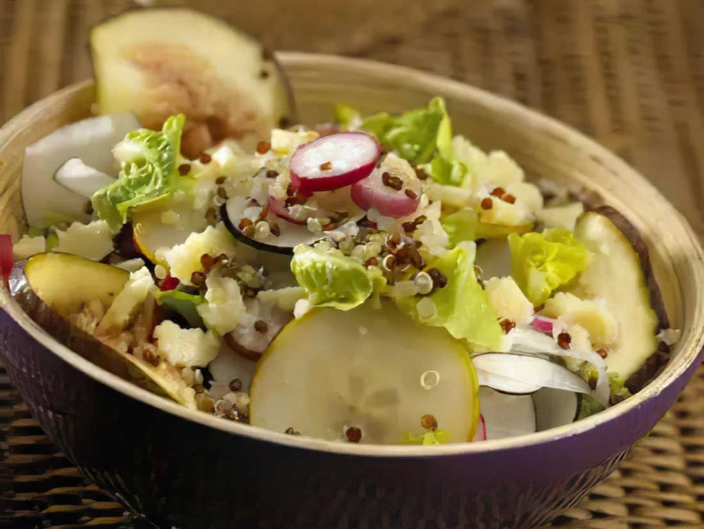 Salade de quinoa aux fruits et au fromage