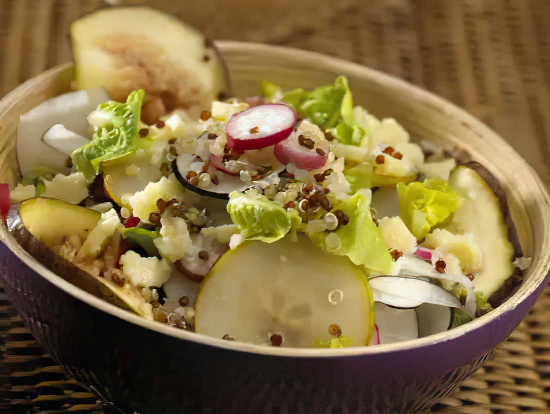 Salade de quinoa aux fruits et au fromage