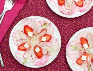 Salade de fraises, radis et betterave