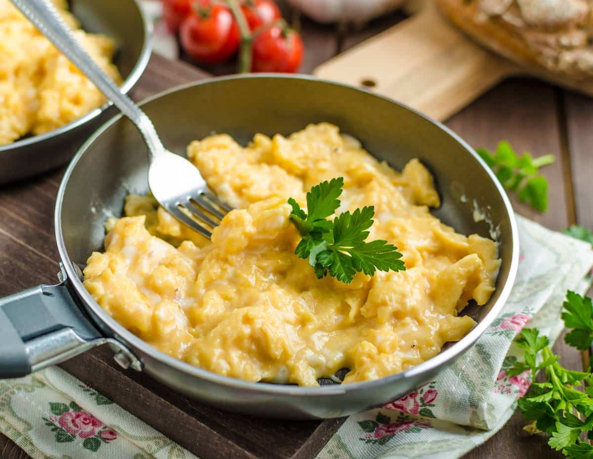 Oeufs brouillés au fromage