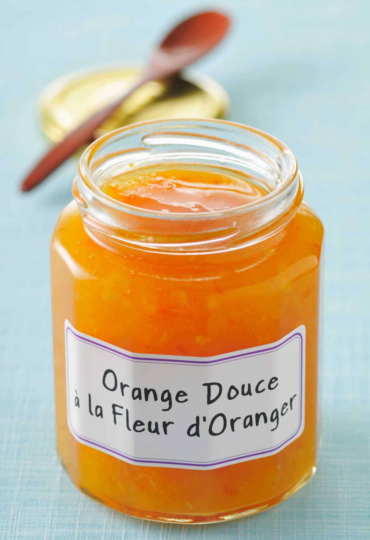 Confiture de fraises, vanille et fleur d'oranger - Un déjeuner de