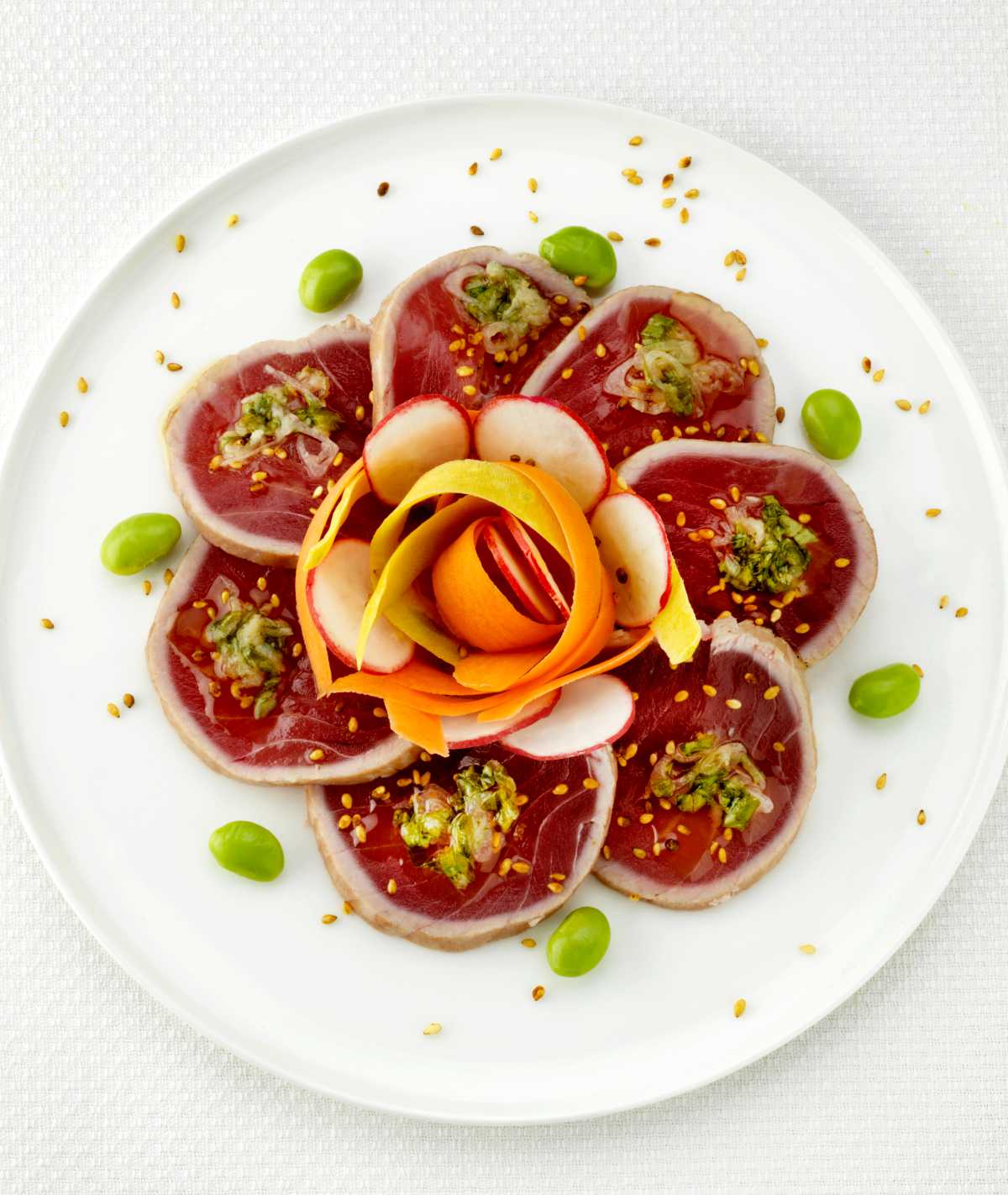 Tataki de thon sesame legume frais