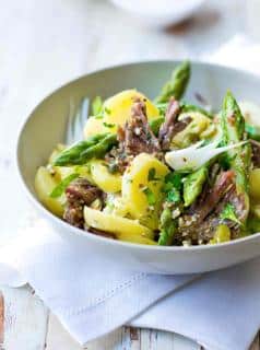 Salade de bœuf aux pommes de terre et asperges vertes