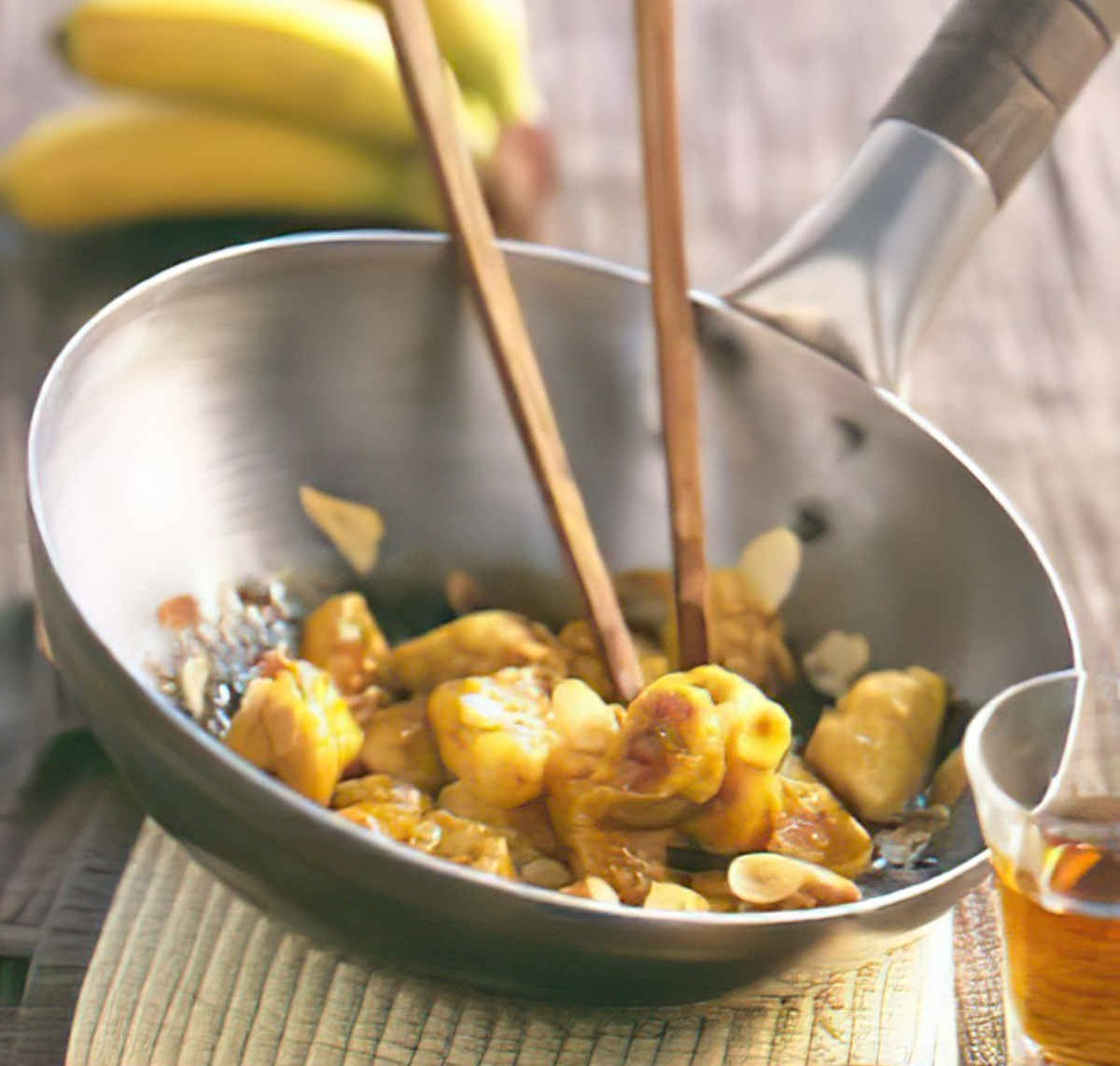 Bananes au wok, sauce caramel