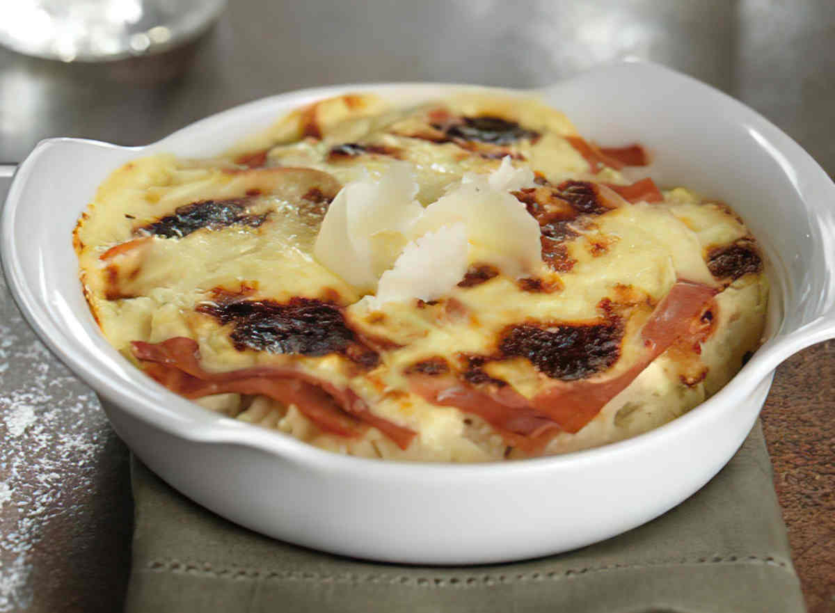 Gratin de chou-fleur au parmesan et jambon cru