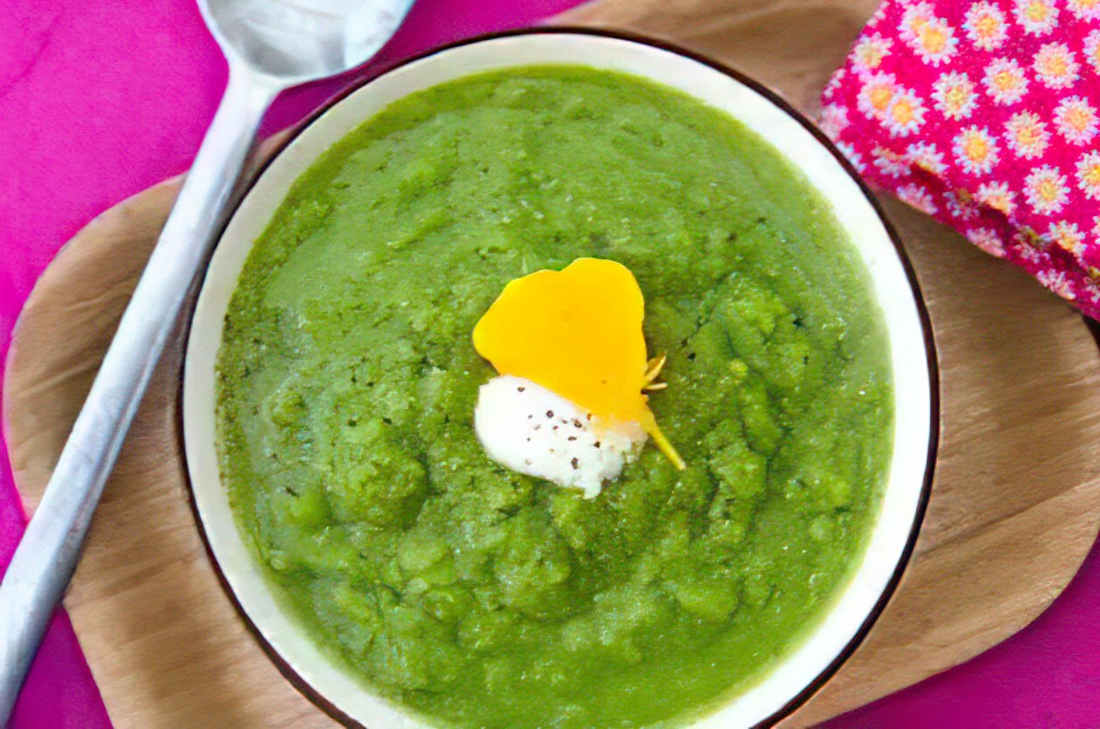 Soupe glacée d'asperges vertes au fromage frais